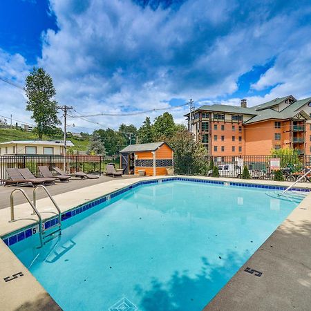 Gatlinburg Mountain Townhome With Pool Access! Bagian luar foto