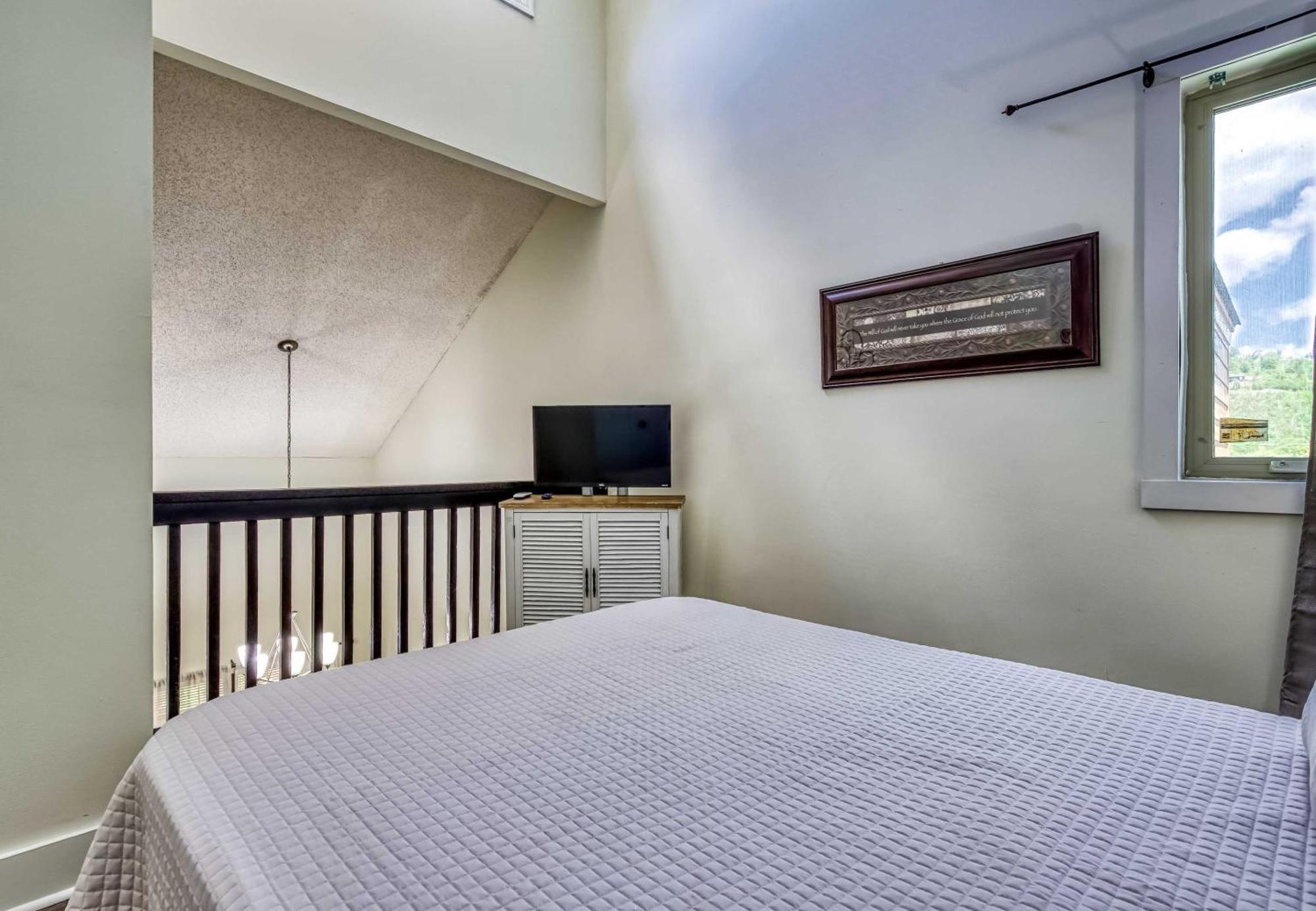 Gatlinburg Mountain Townhome With Pool Access! Bagian luar foto