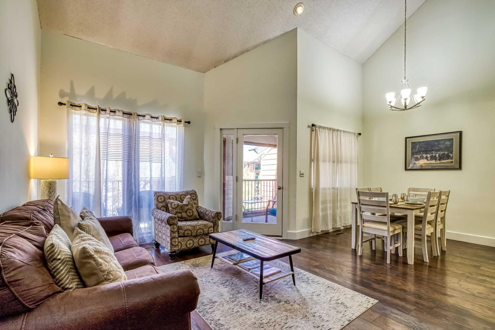 Gatlinburg Mountain Townhome With Pool Access! Bagian luar foto